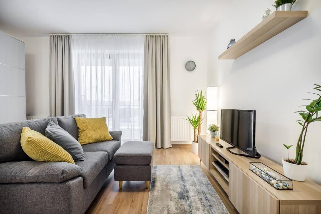 Marina At Danube - Free Private Parking! Apartament *