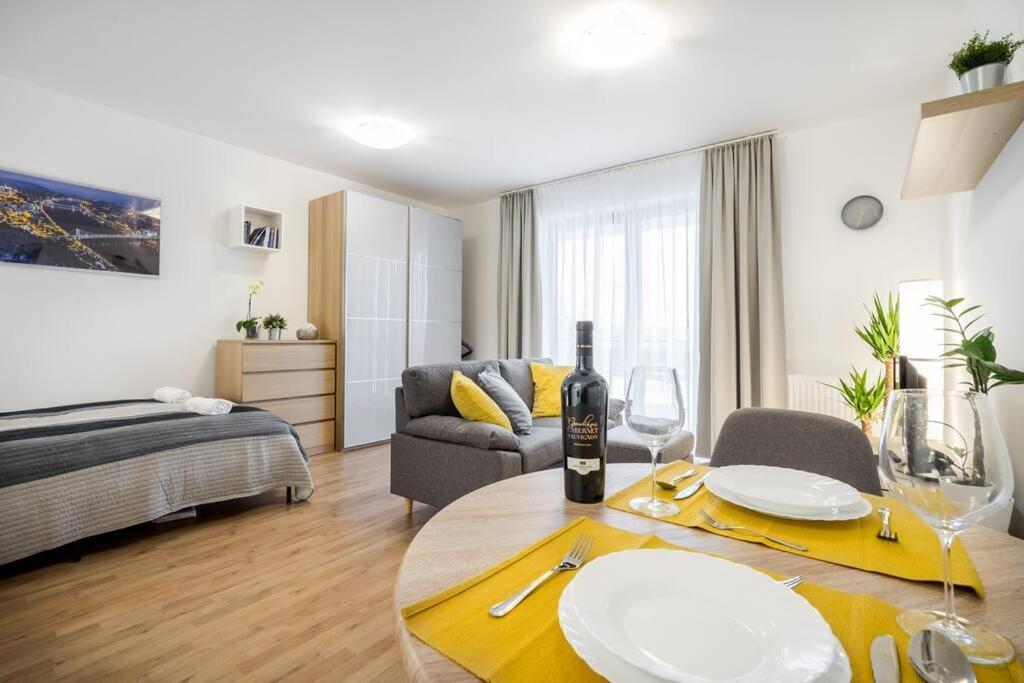 Apartament Marina At Danube - Free Private Parking! *